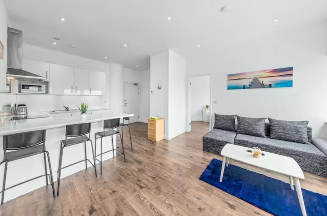 Delta 2 Bedroom Flat In London Dp102 크로이던 외부 사진